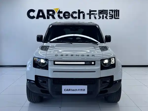 Land Rover Defender 2024