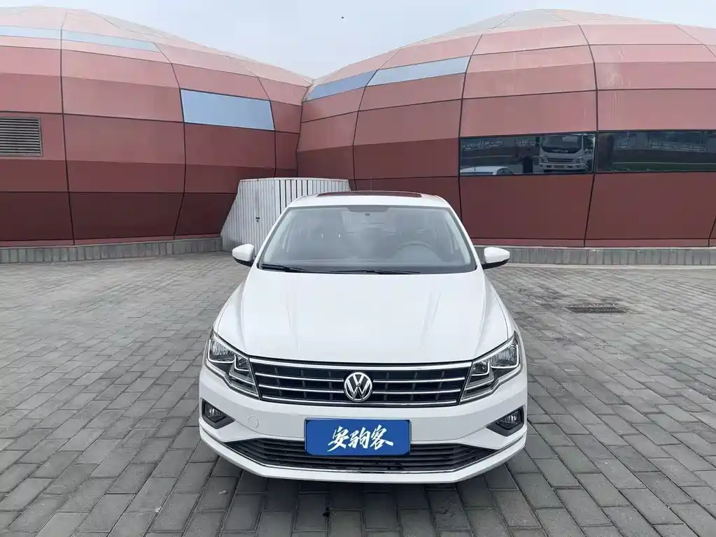 Volkswagen Jetta 2018 — фото 2