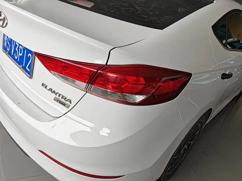 Hyundai Elantra 2020 — фото 8