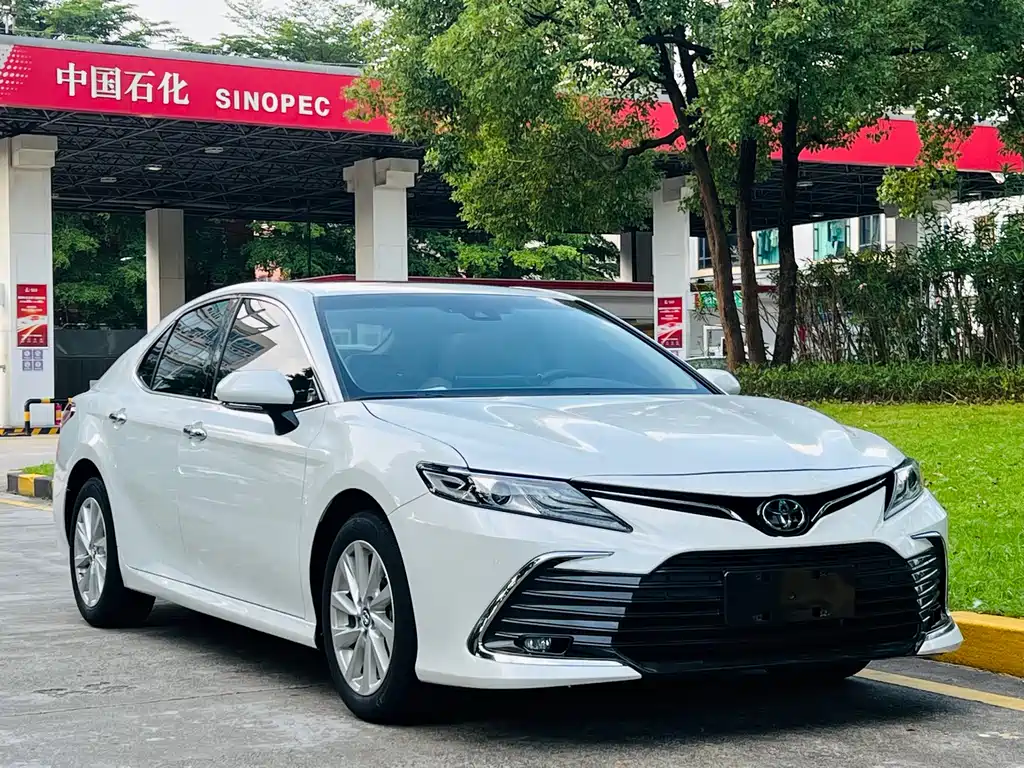 Toyota Camry 2021 — фото 3