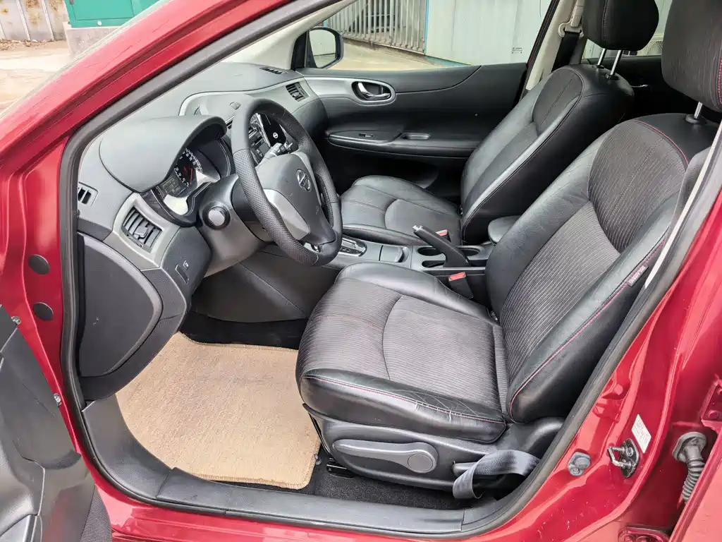 Nissan Tiida 2012