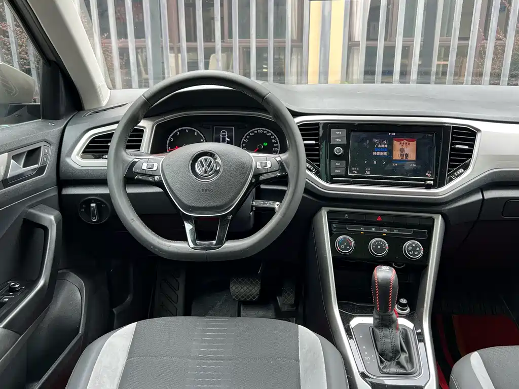 Volkswagen T-Roc 2019 — фото 18