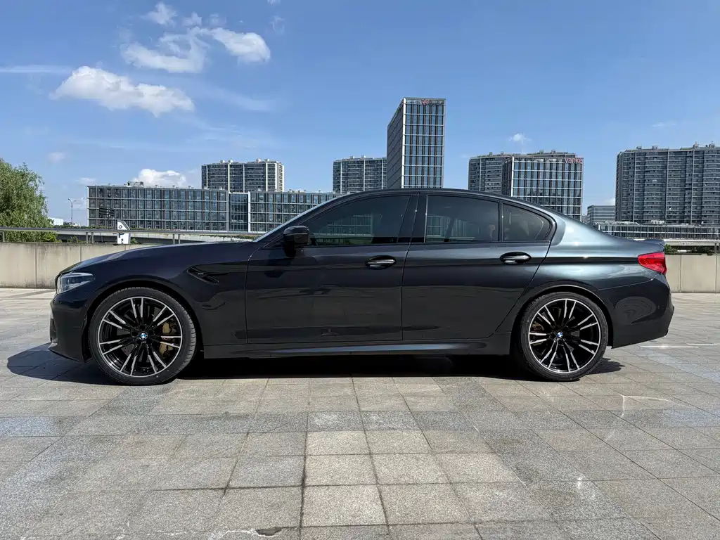 BMW M5 2018 — фото 9