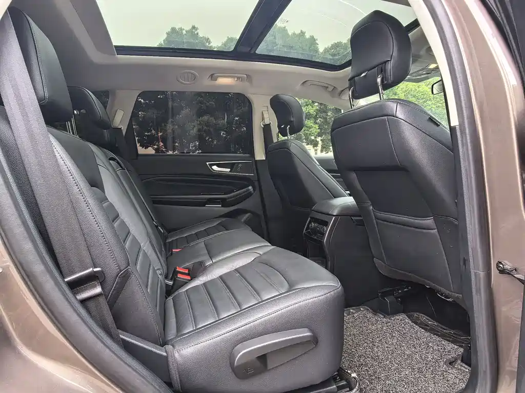 Ford Edge 2020 — фото 16