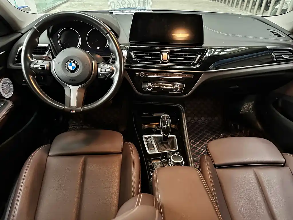 BMW 1 Series 2021 — фото 15