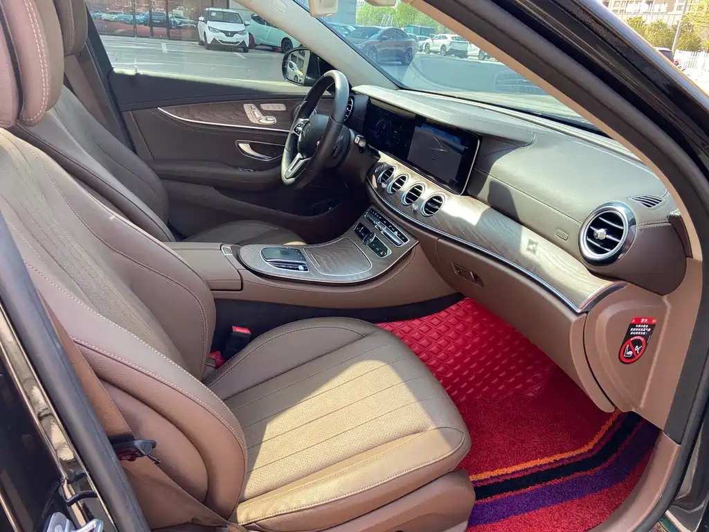 Mercedes-Benz E-Class 2019 — фото 17
