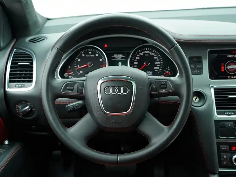Audi Q7 2011 — фото 23