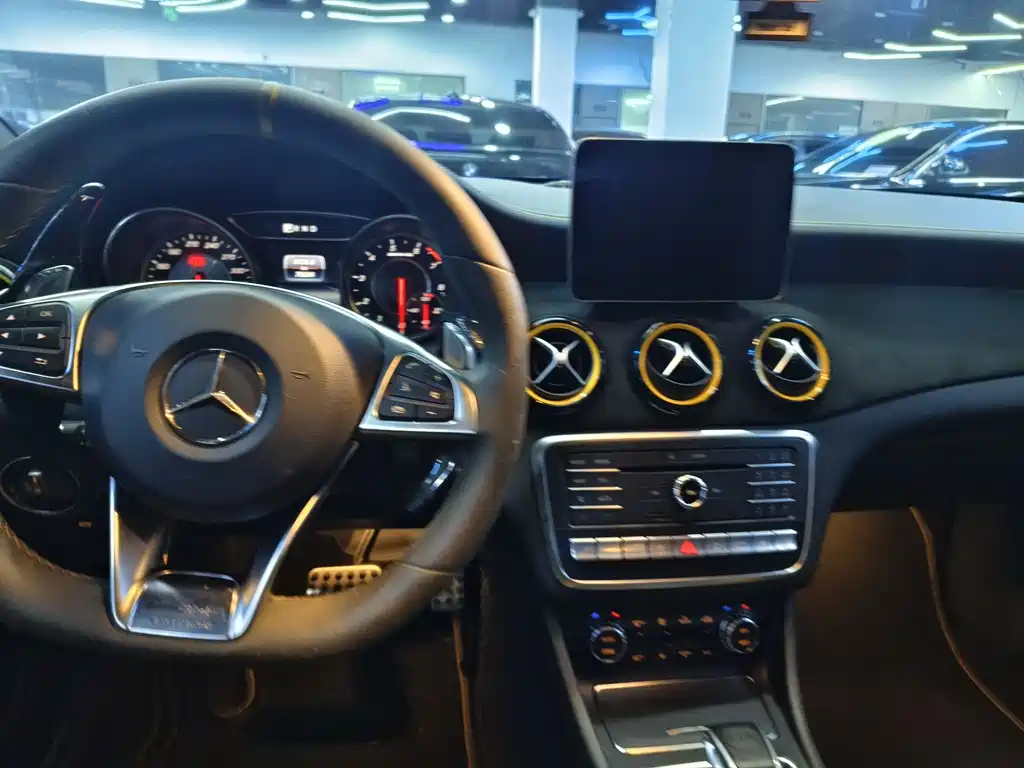 Mercedes-Benz CLA AMG 2017 — фото 9