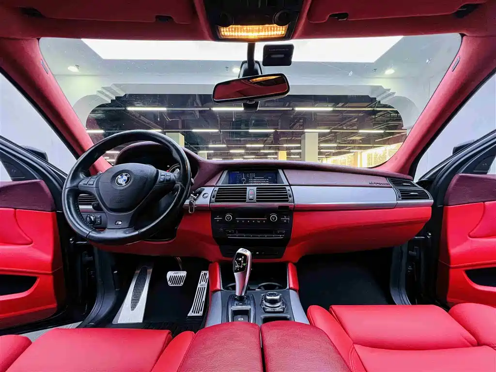 BMW X6 M 2013 — фото 13
