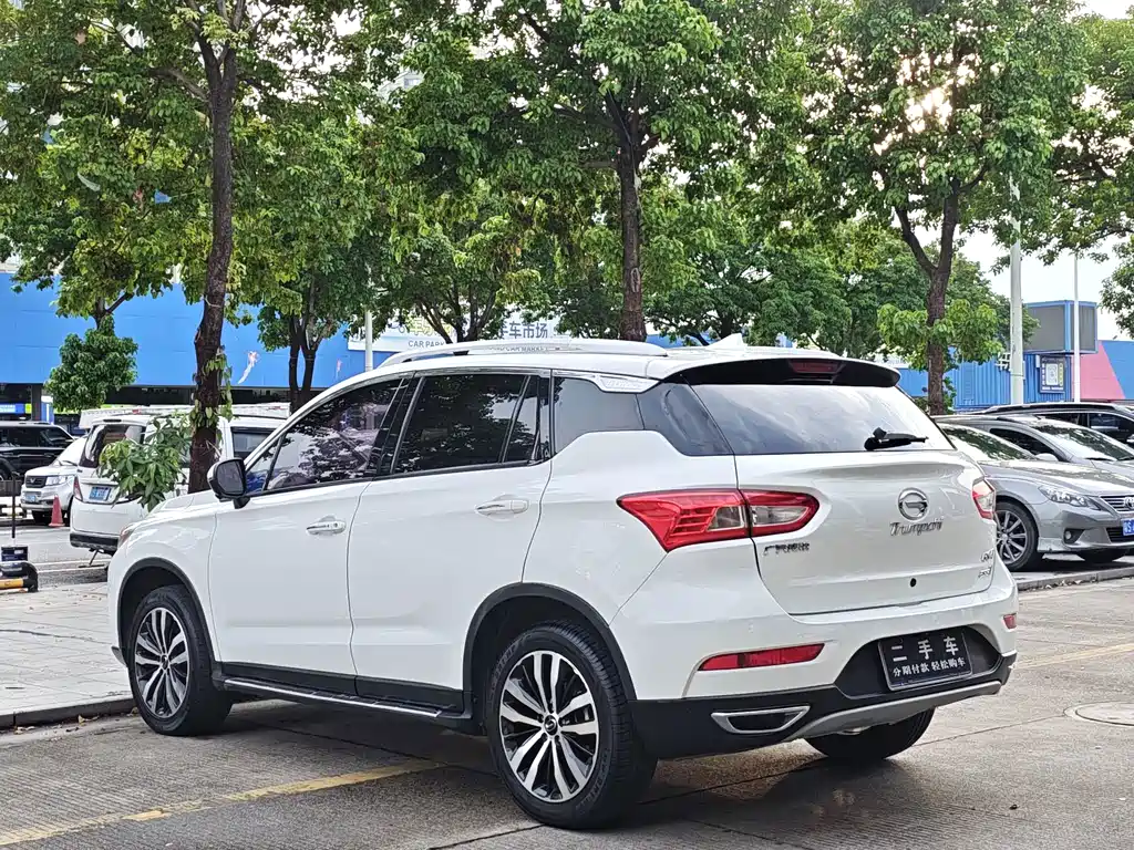 GAC Trumpchi GS4 2017 — фото 4