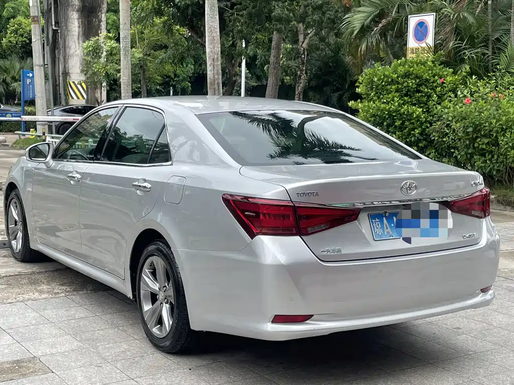 Toyota Crown 2016 — фото 7