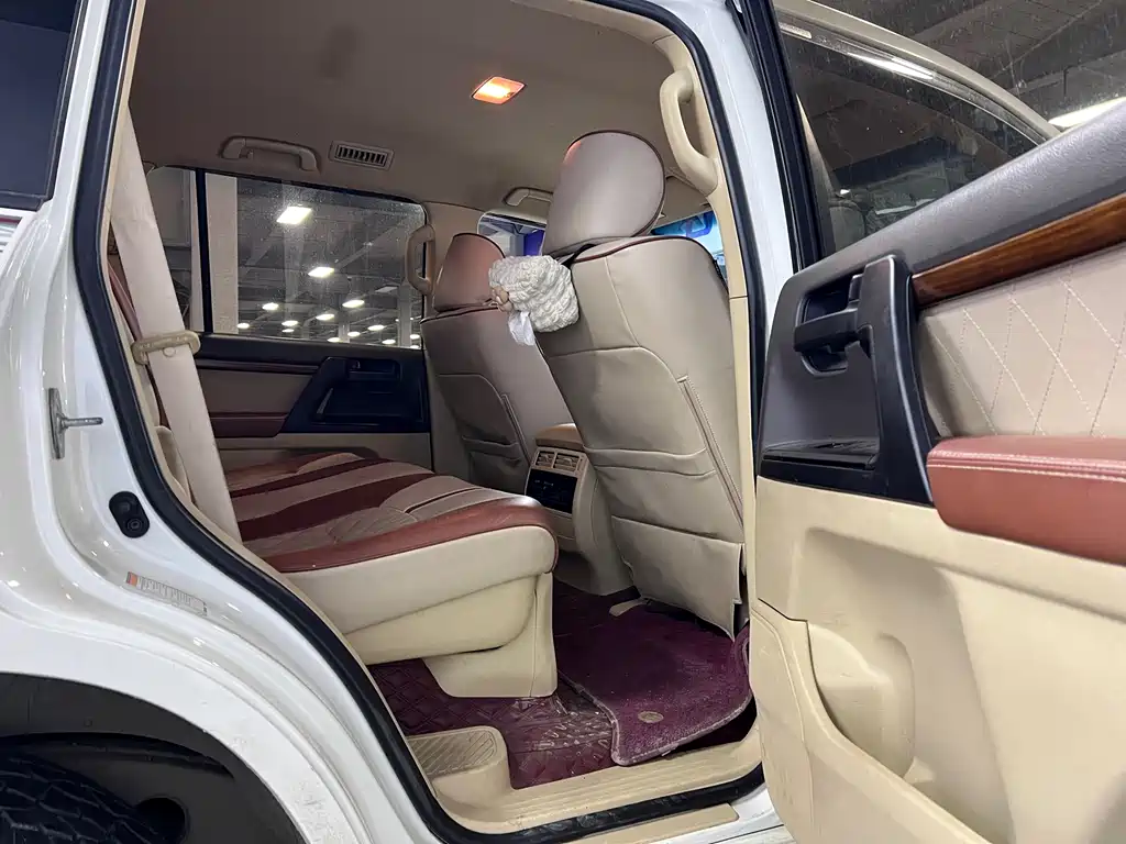 Toyota Land Cruiser 2018 — фото 6