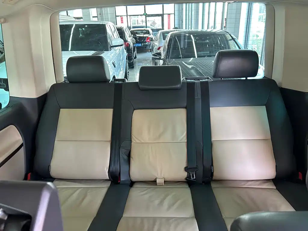 Volkswagen Multivan 2015 — фото 29