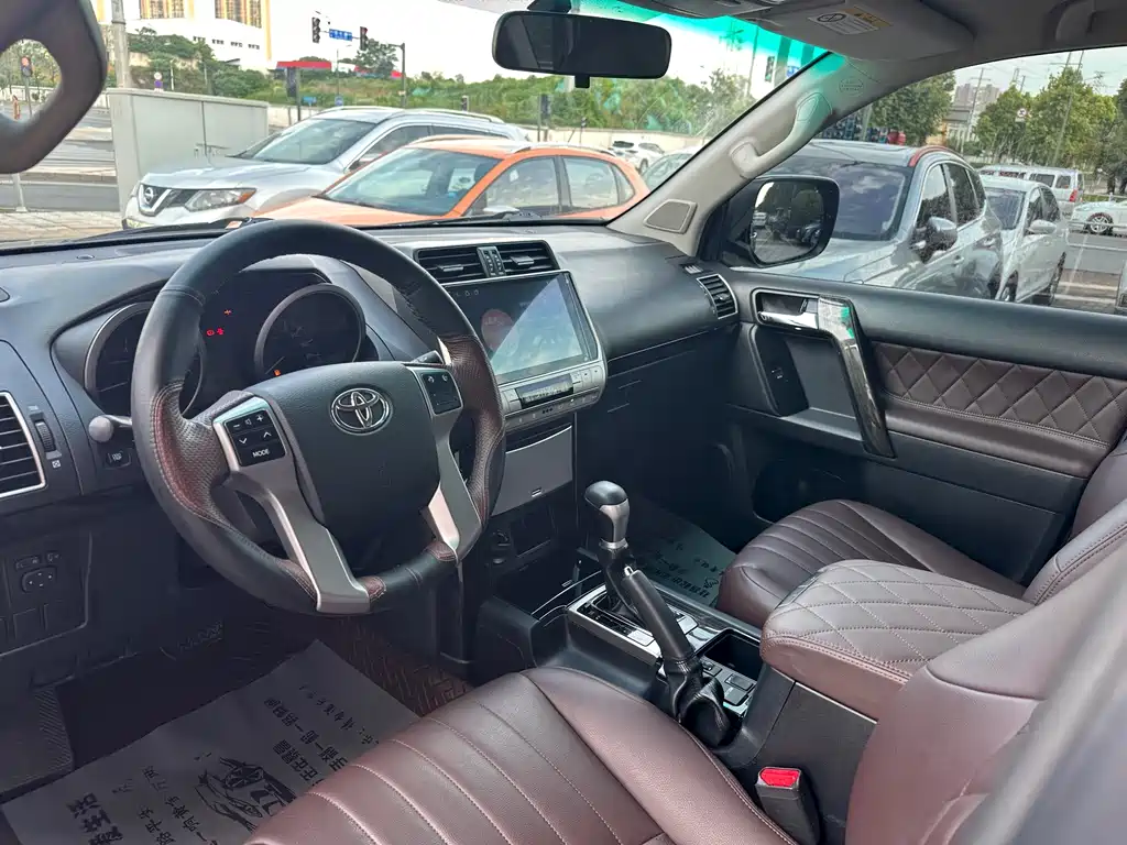 Toyota Prado 2016 — фото 10