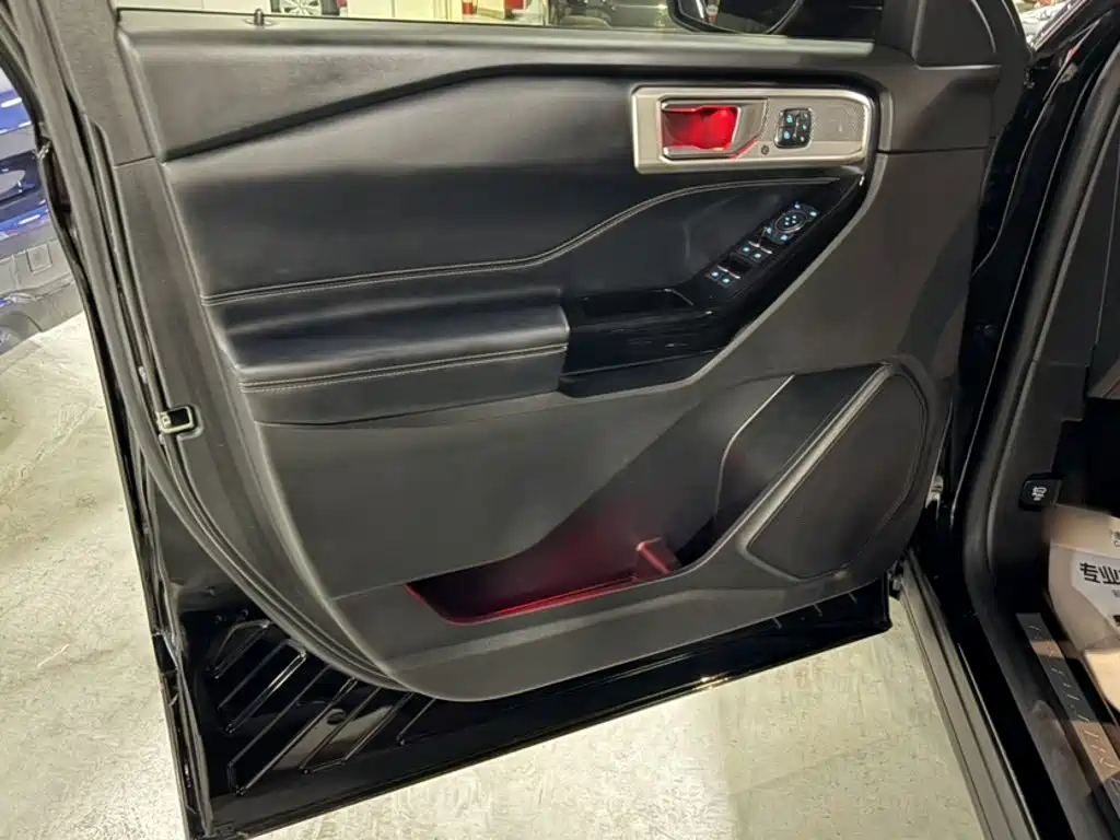 Ford Explorer 2022 — фото 16