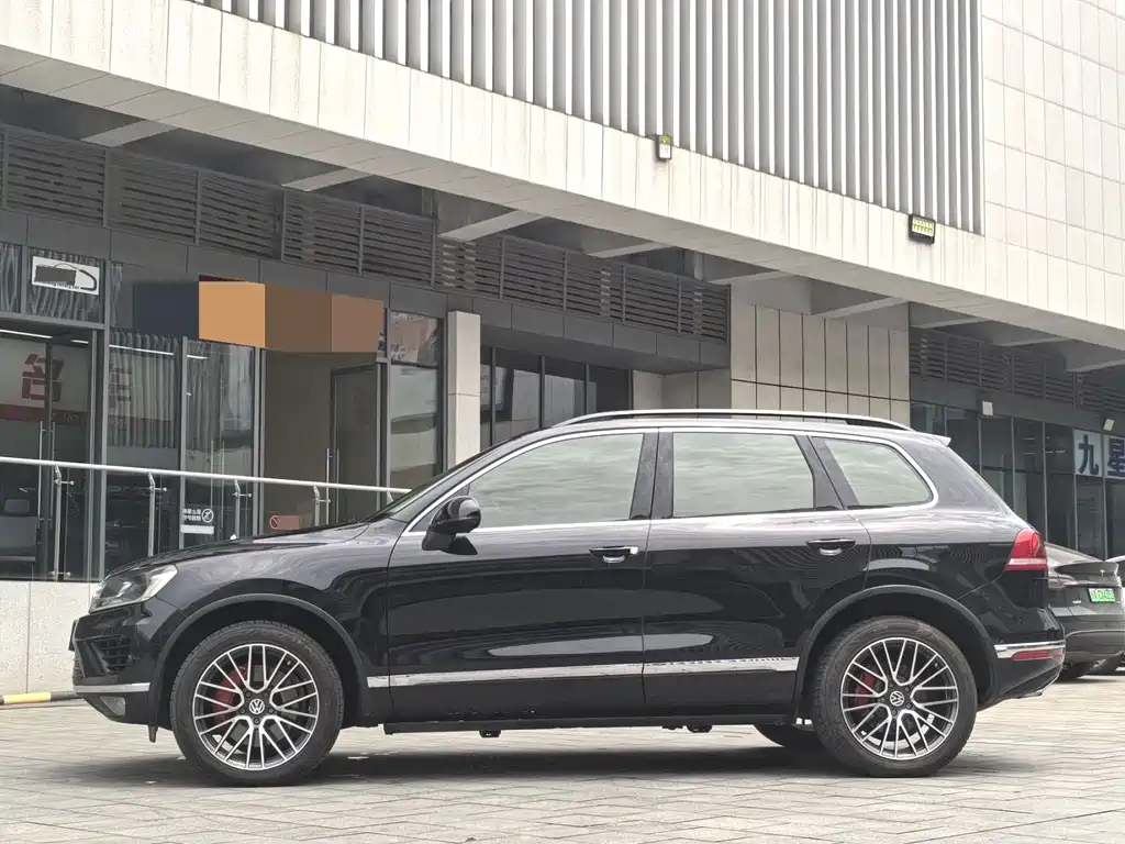 Volkswagen Touareg 2017 — фото 7