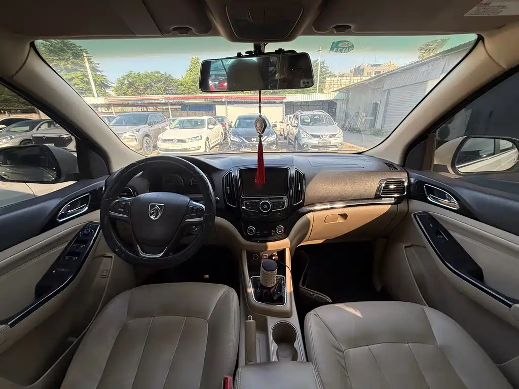 Baojun 730 2015
