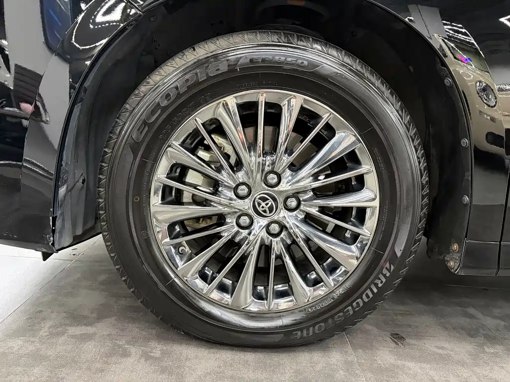 Toyota Alphard 2023 — фото 10