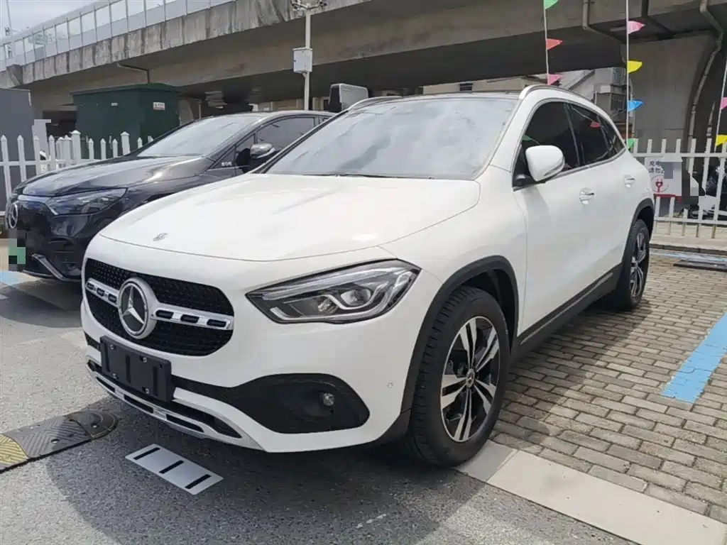 Mercedes-Benz GLA 2023 — фото 1