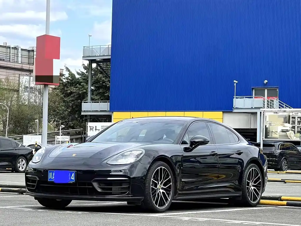 Porsche Panamera 2022 — фото 1