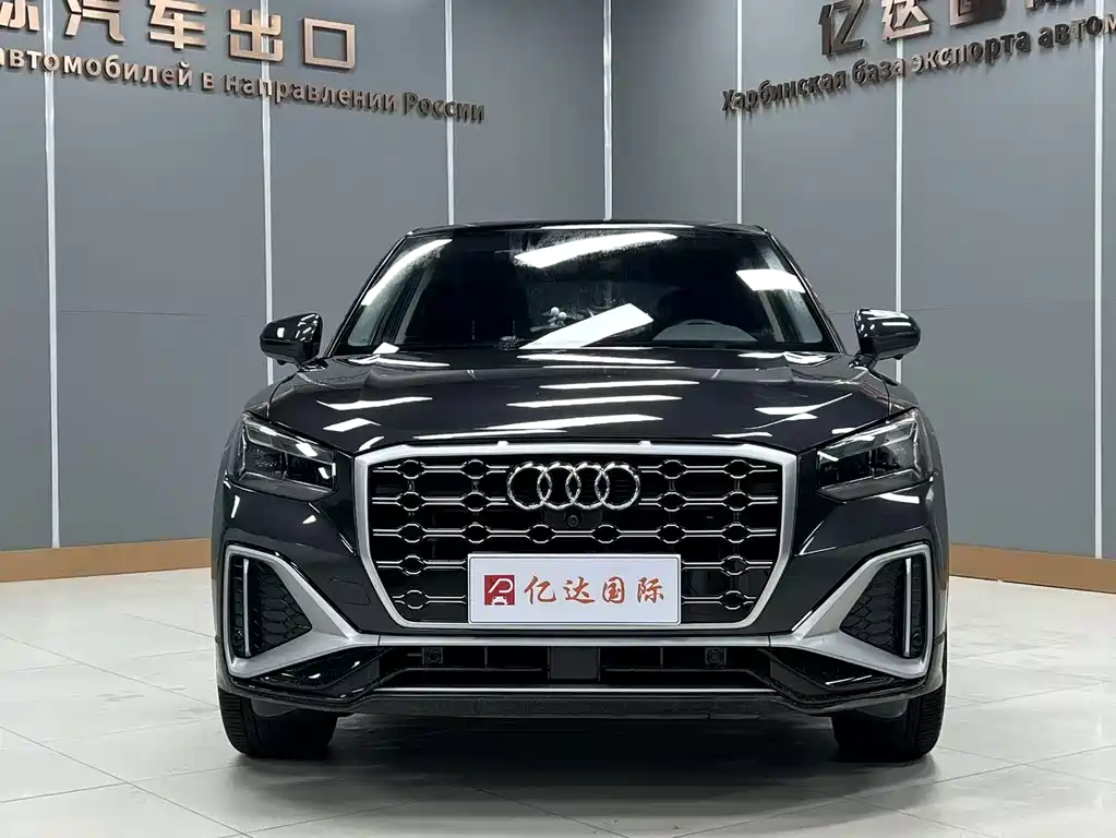 Audi Q2L 2022 — фото 2