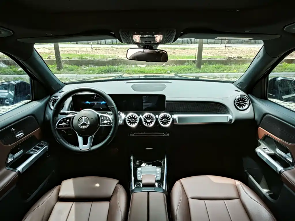 Mercedes-Benz GLB 2023
