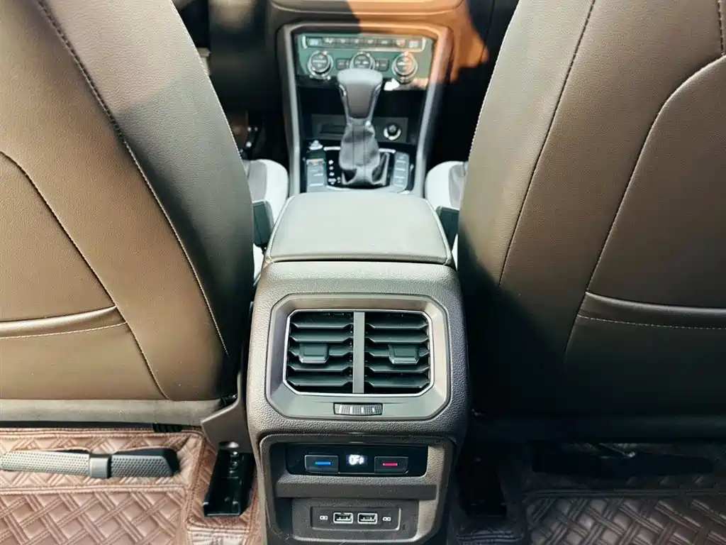 Volkswagen Tiguan L 2018 — фото 20