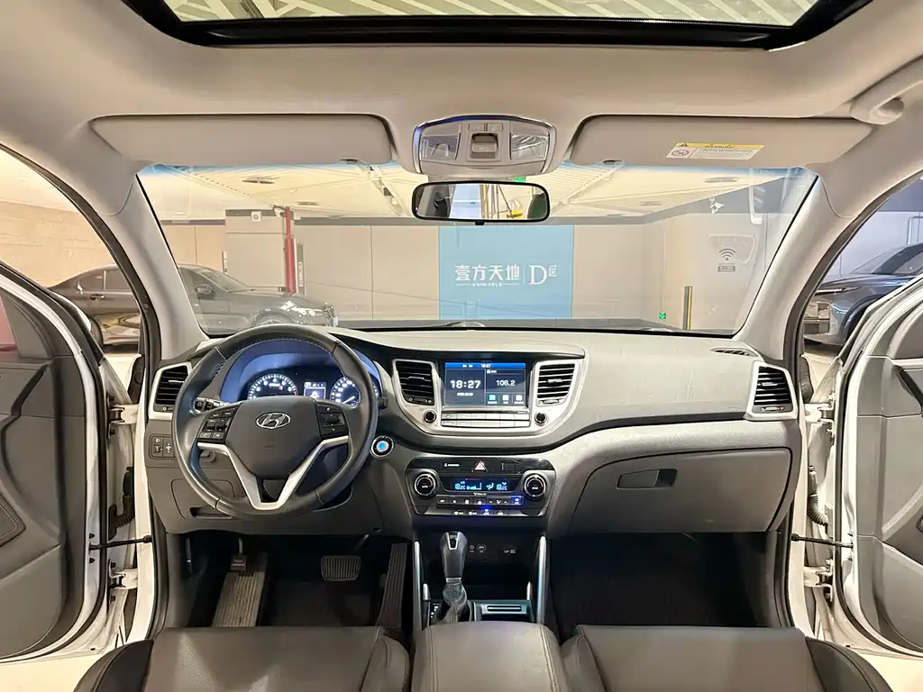 Hyundai Tucson 2018 — фото 10