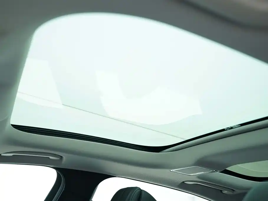 Mercedes-Benz E-Class 2022 — фото 11