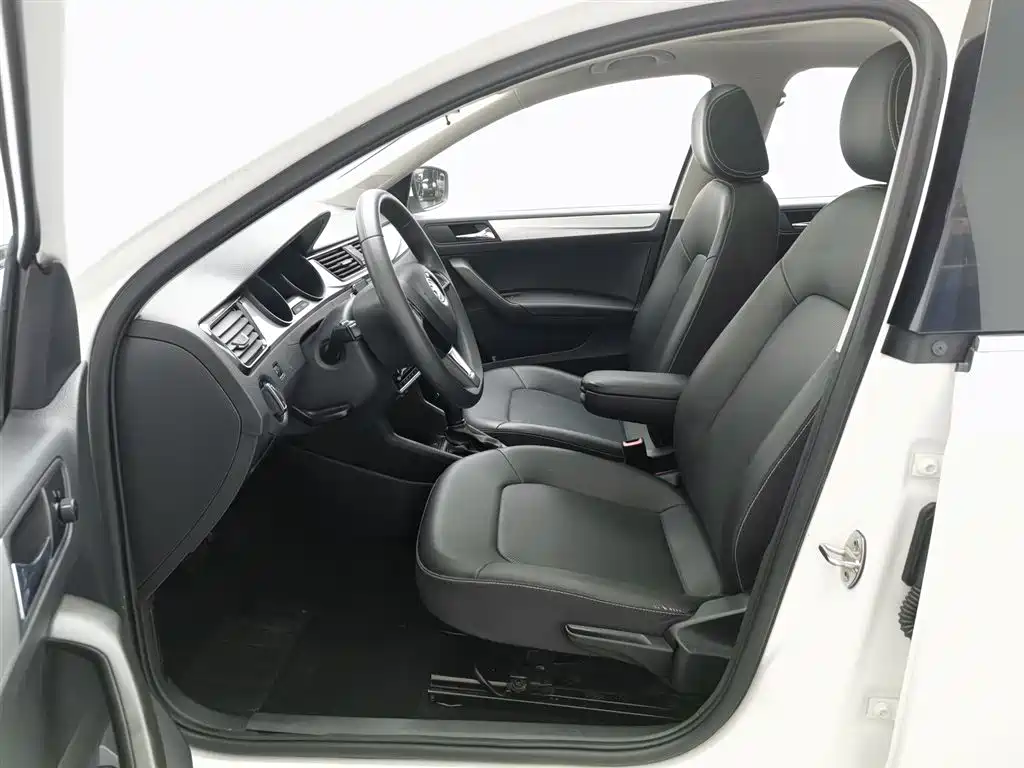 Skoda Rapid 2020 — фото 10
