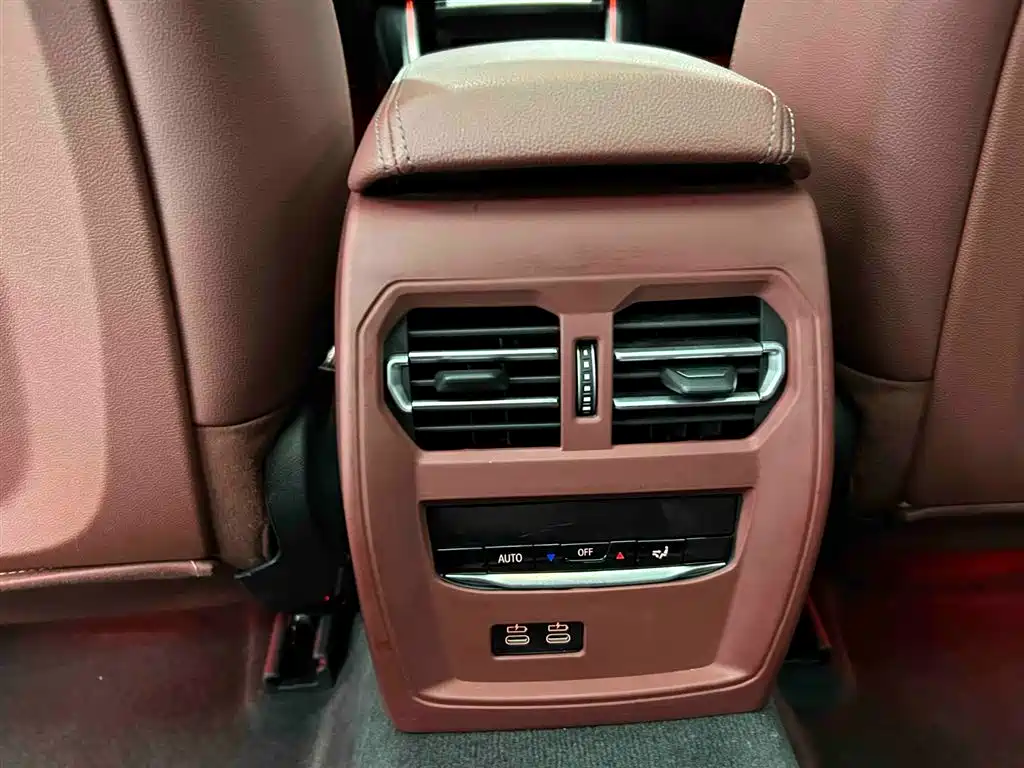 BMW 3 Series 2023 — фото 16