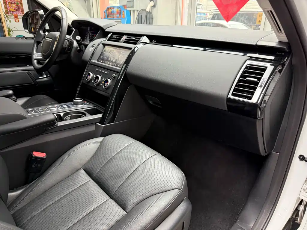 Land Rover Discovery 2020 — фото 38