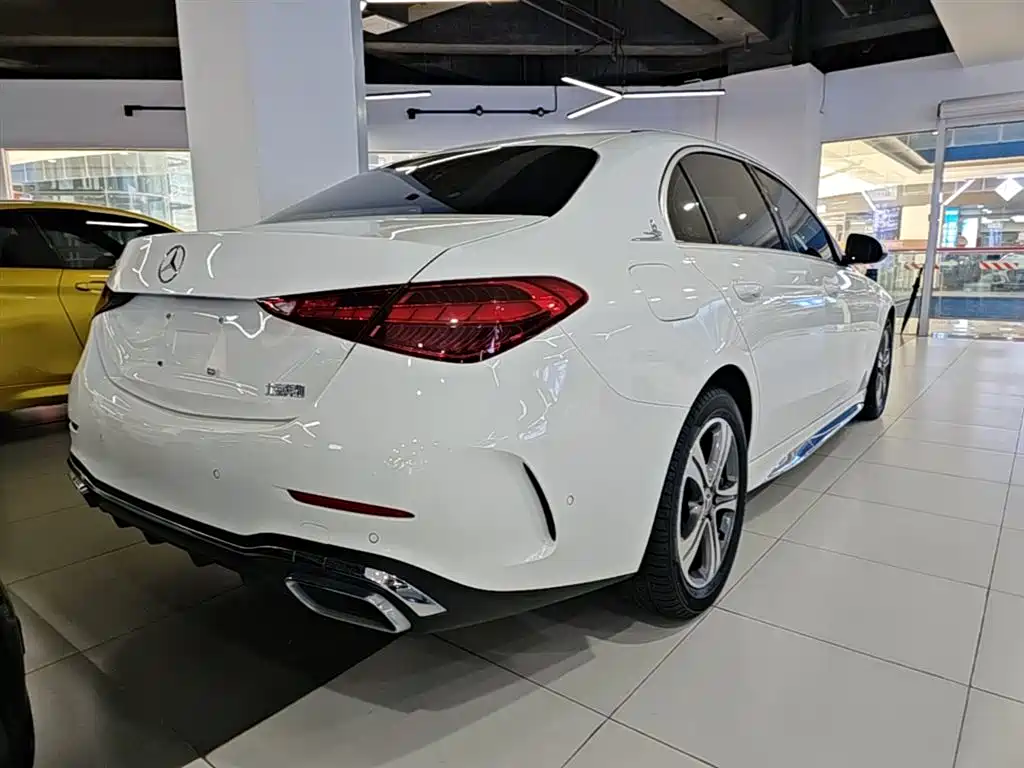 Mercedes-Benz C-Class 2023 — фото 7