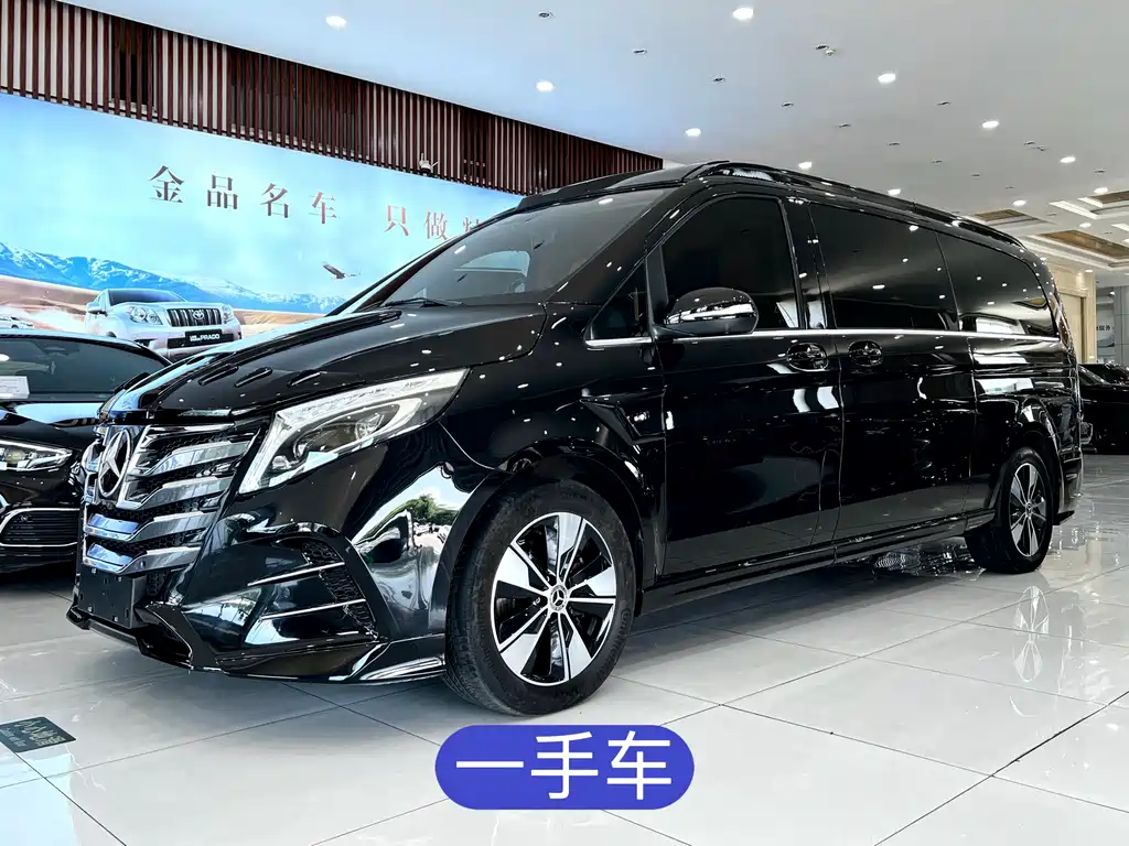 Mercedes-Benz V-Class 2022 — фото 1