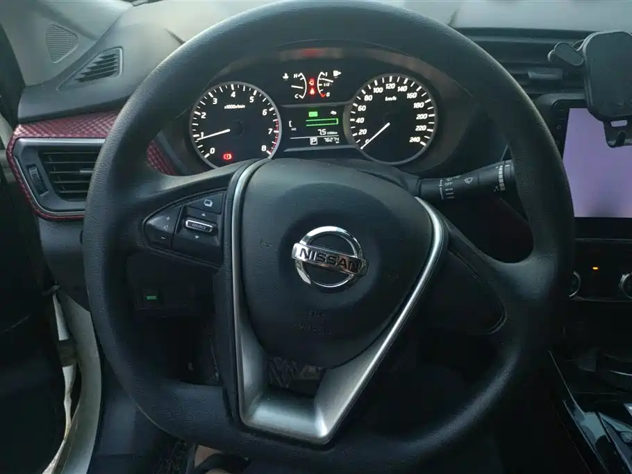 Nissan Bluebird 2020 — фото 15