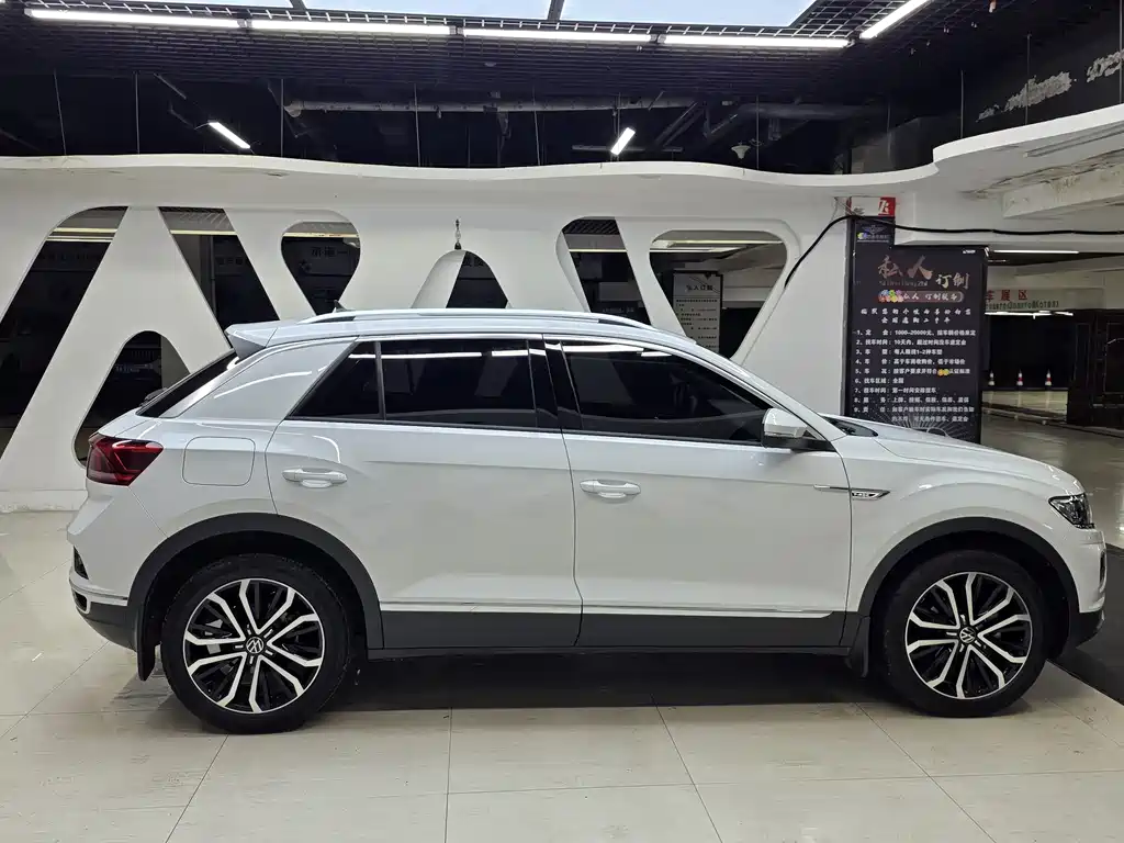 Volkswagen T-Roc 2021 — фото 8