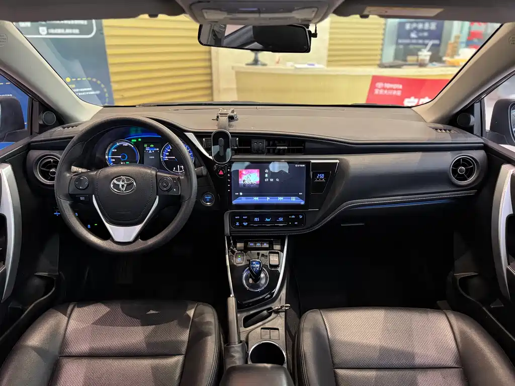 Toyota Corolla Hybrid 2022 — фото 13
