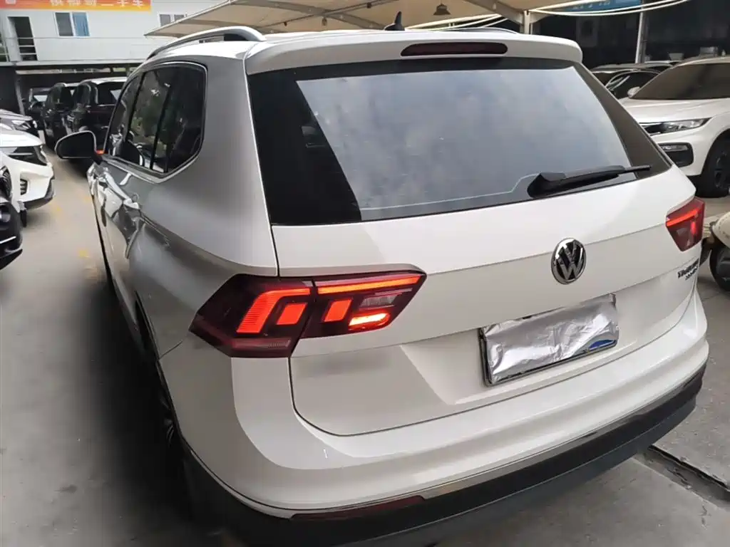 Volkswagen Tiguan L 2020 — фото 5