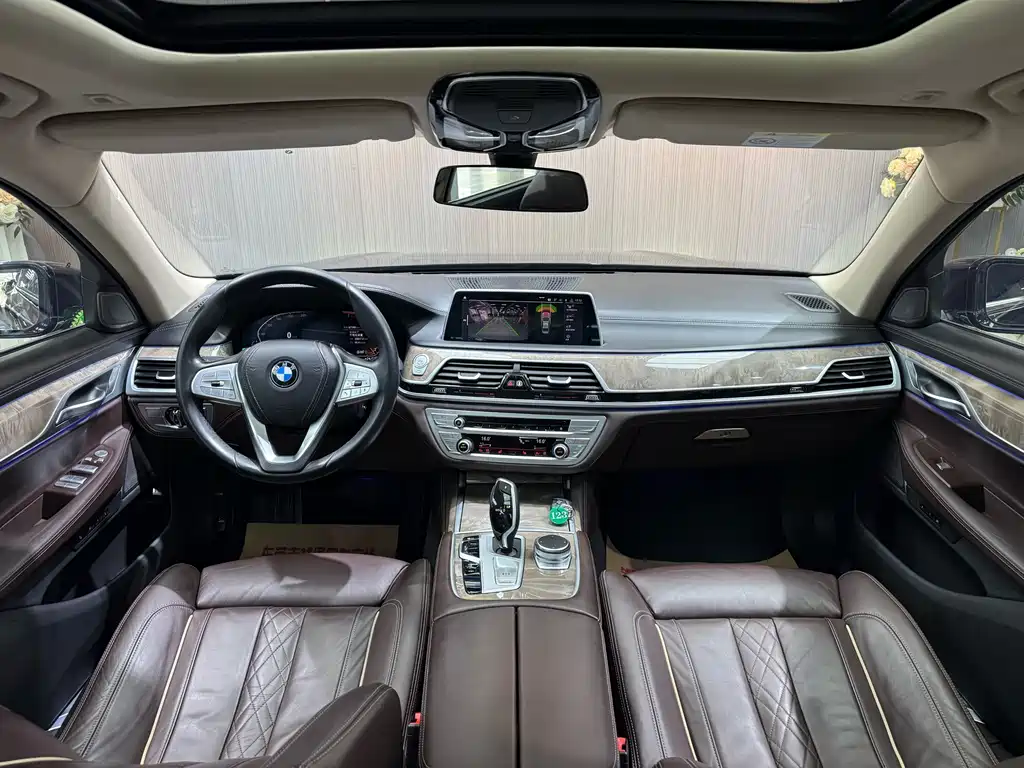 BMW 7 Series 2019 — фото 6