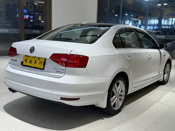 Volkswagen Sagitar 2018