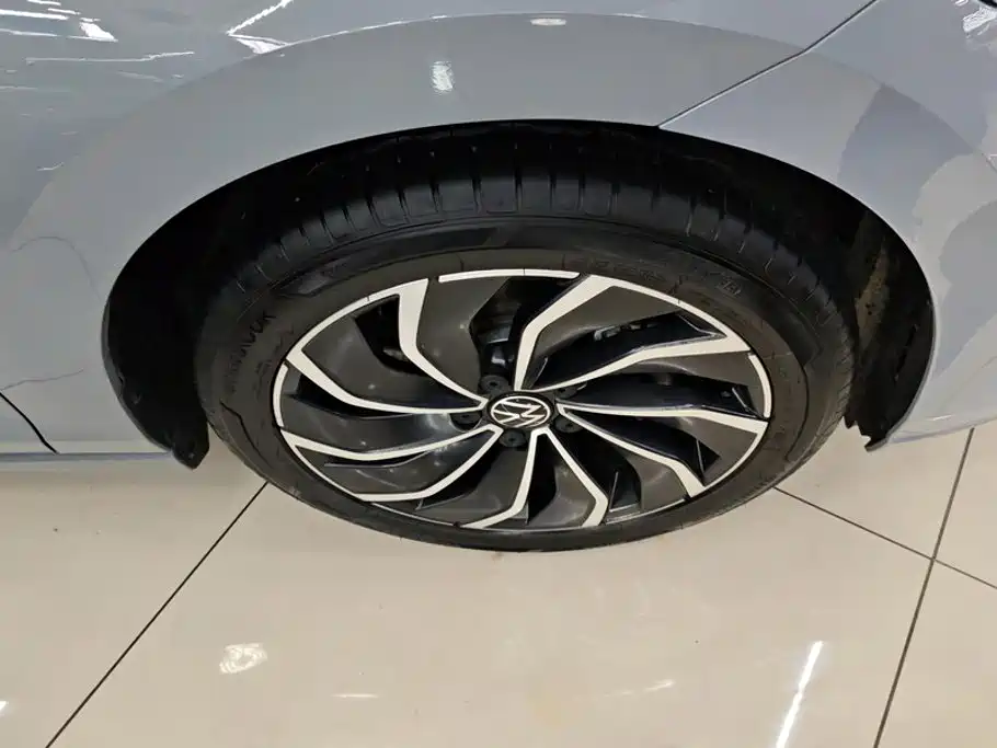 Volkswagen Golf 2025