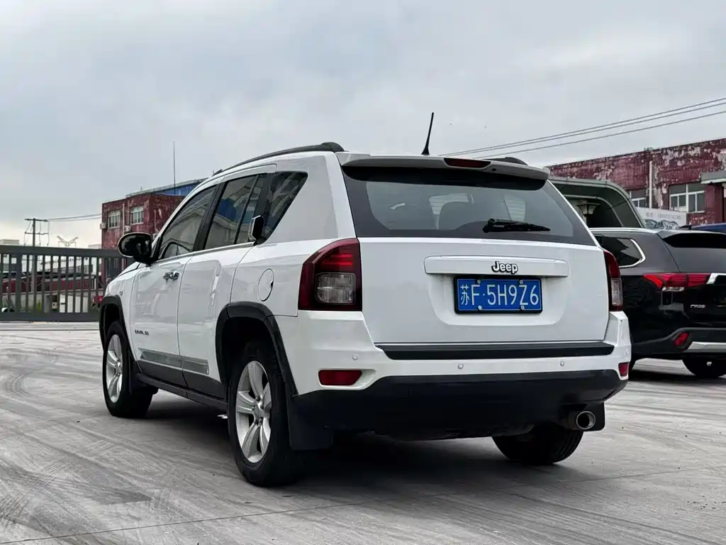 Jeep Compass 2014 — фото 9