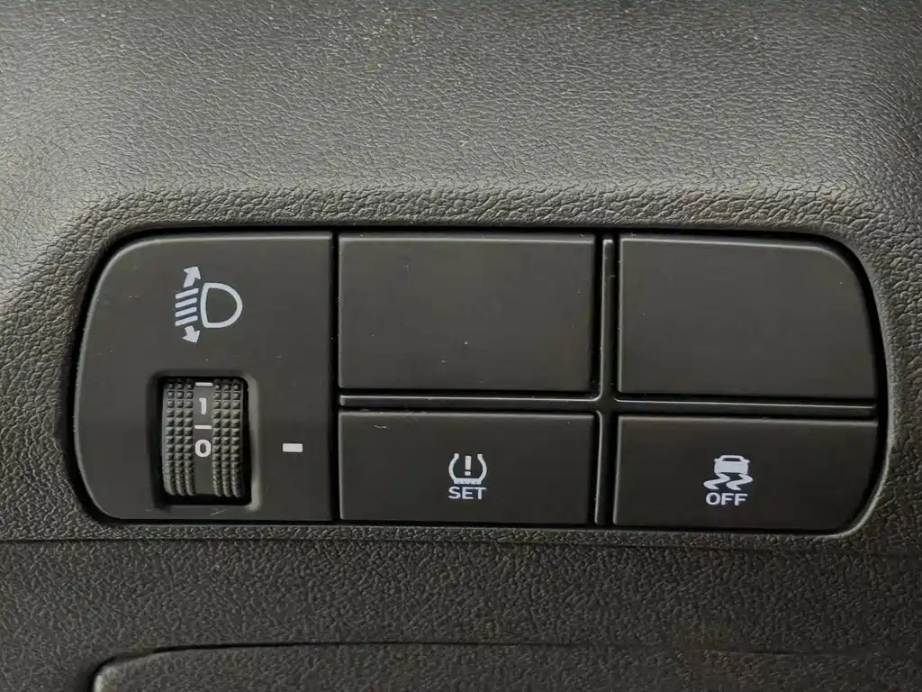 Hyundai Elantra 2022 — фото 20