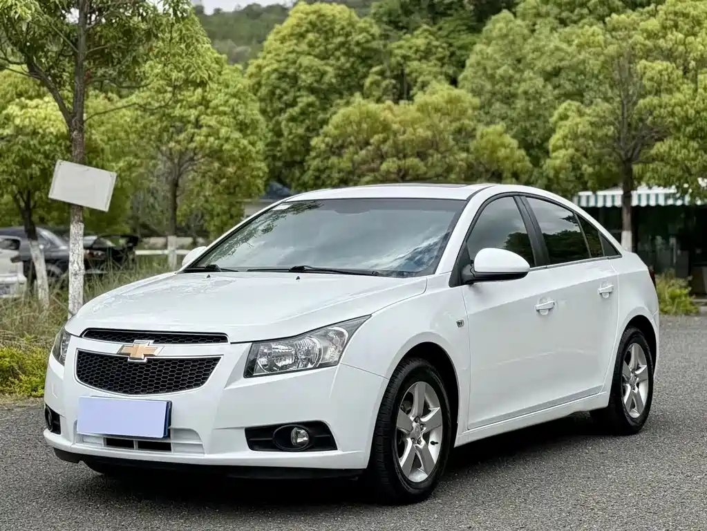 Chevrolet Cruze 2014 — фото 1