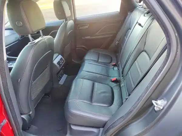 Jaguar F-PACE 2016