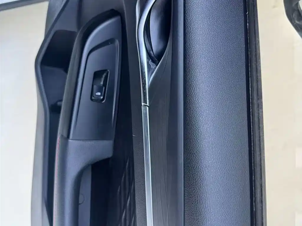 Geely Vision X3 2022 — фото 16