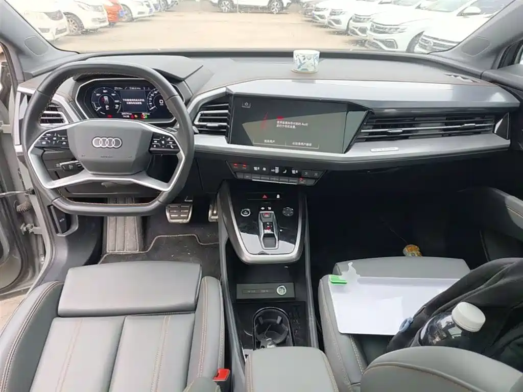 Audi Q4 e-tron 2024 — фото 10