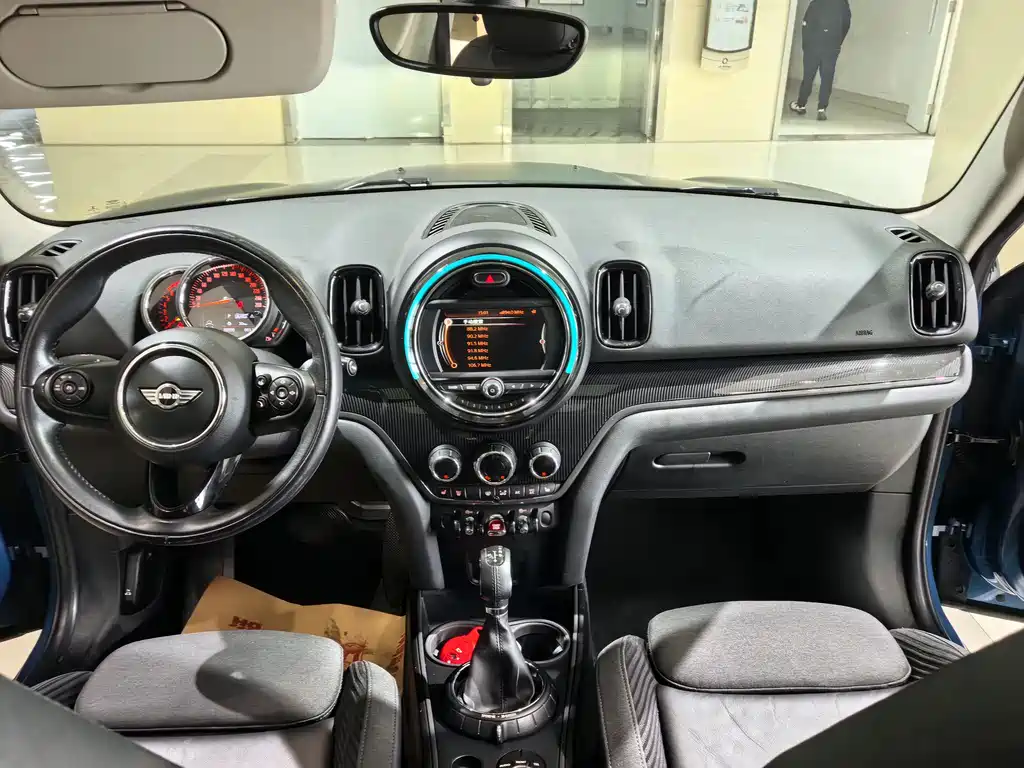 MINI Countryman 2017 — фото 11