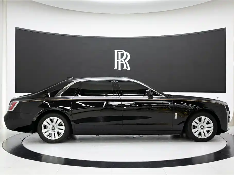 Rolls-Royce Ghost 2021 — фото 8