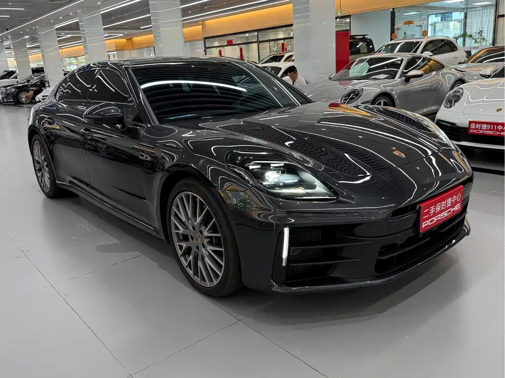 Porsche Panamera 2025